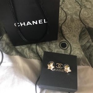 Chanel star Earrings!